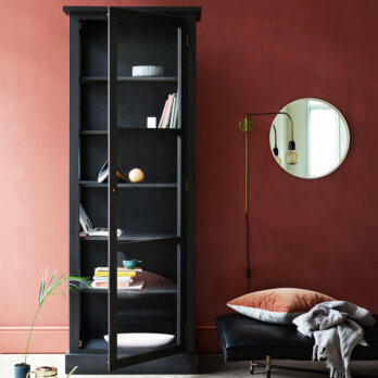 Lindebjerg Vitrine N1 Dark Oak Händler Berlin Lindebjerg Vitrine N1 Dark Oak Händler Berlin