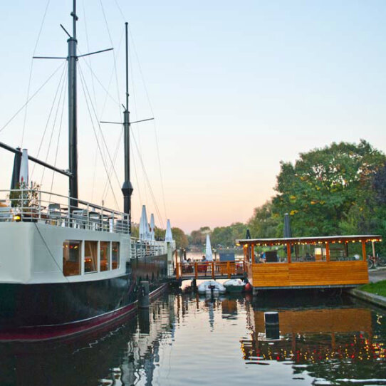 Van Loon Restaurantschiff Landwehrkanal Kreuzberg