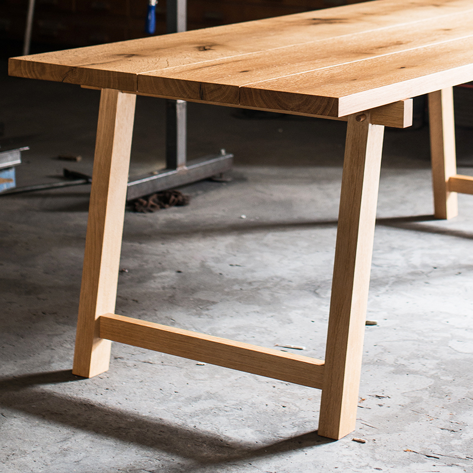 Carolin Zeyher El Caballito Holztisch