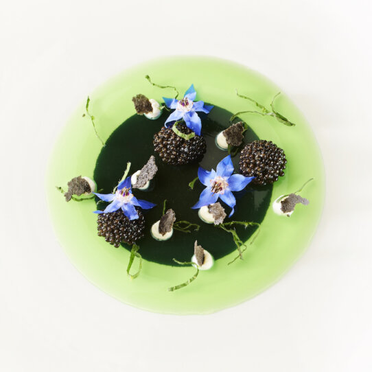 Hirschen Eglisau Gurkegelee mit Kaviar Hirschen Eglisau Gurkegelee mit Kaviar