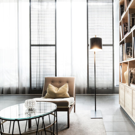 H'Otello Berlin K80 Bibliothek