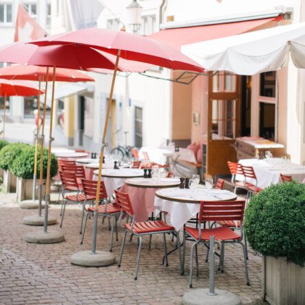 Lumiere französisches Restaurant Zürich Tische draußen