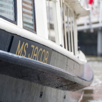 MS Jacob Schiff Hamburg Elbe