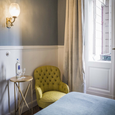 Hotel HENRI Berlin_Kabinettzimmer Sessel Gründerzeit