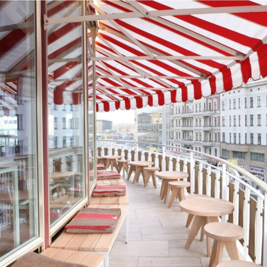 The Barn Café im Kranzler-Eck Terrasse