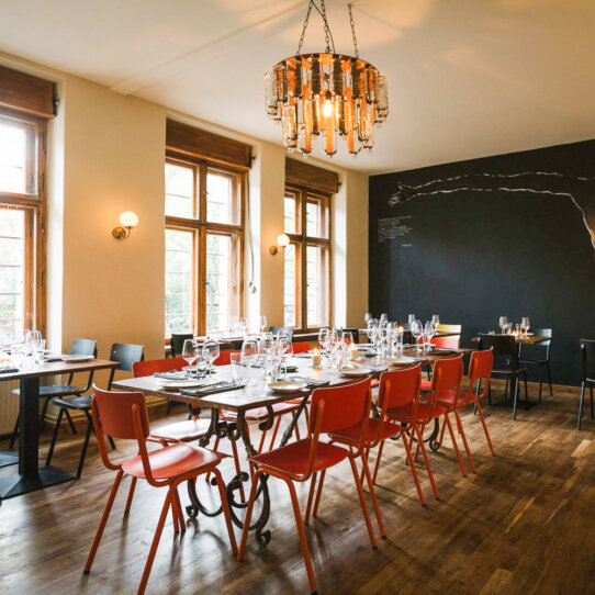 Gaststätte am Ufer Restaurant Bar  Kreuzberg