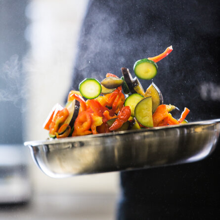 Restaurant Comera München_Gemüsepfanne mit Zucchini