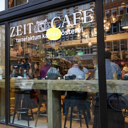 Zeit Café im Helmut-Schmidt-Haus Hamburg-11