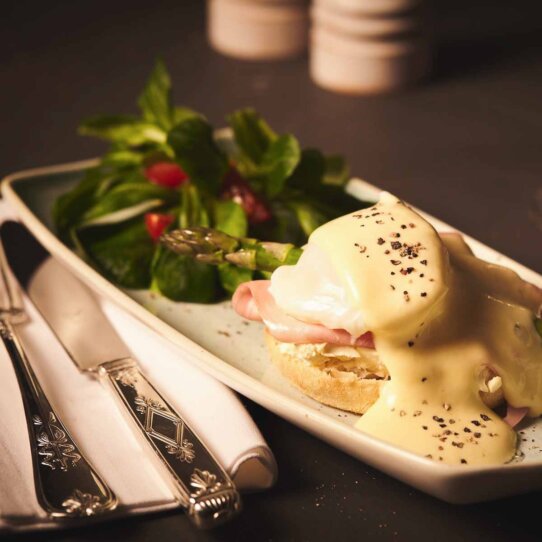 Perlwerk Muenchen Brunch Eggs Benedict