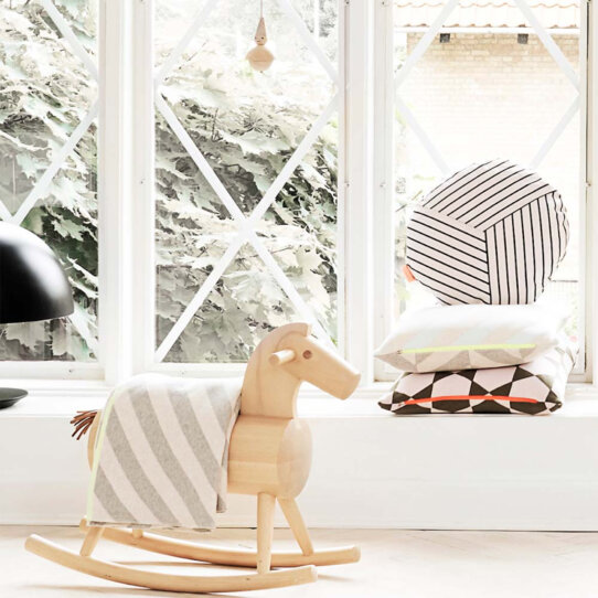 littlehipstar_oyoy-Holzschaukelpferd littlehipstar_oyoy-Holzschaukelpferd