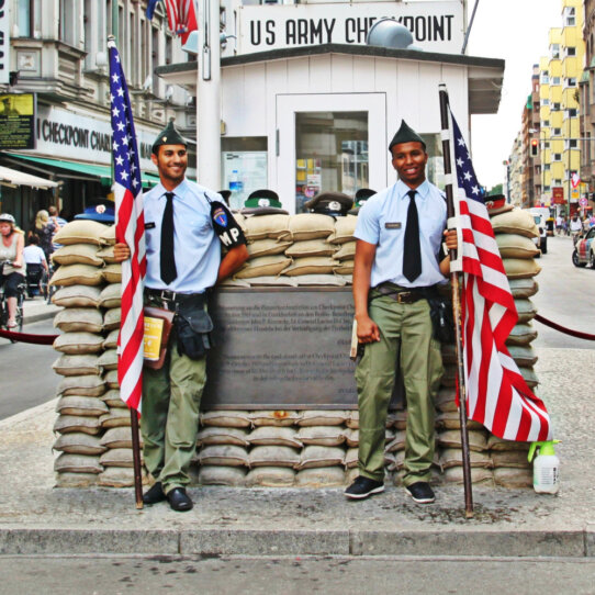 Checkpoint Charlie Berliner Mauer Sehenswürdigkeit Berlin Checkpoint Charlie Berliner Mauer Sehenswürdigkeit Berlin