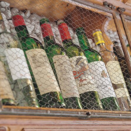 Vinothek by Geisel_Weinbar und Restaurant München Zentrum_Weinflaschen