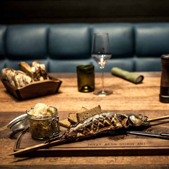 Restaurant Bar Spelunke am Donaukanal Wien © SybilleDremel Restaurant Bar Spelunke am Donaukanal Wien © SybilleDremel