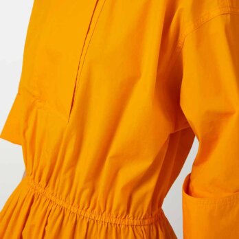 Gelbes Kleid con Arket ©Arket