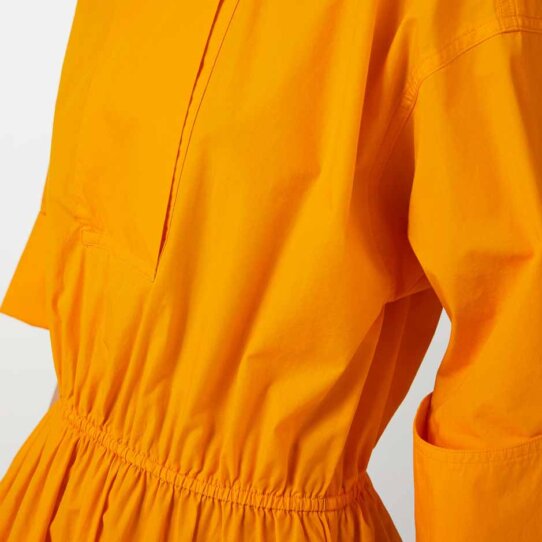 Gelbes Kleid con Arket ©Arket