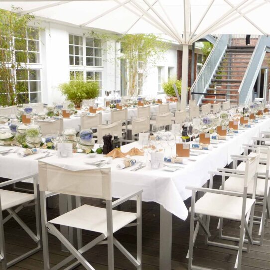 Sommergarten im Hotel Ellington Berlin Wilmersdorf 1