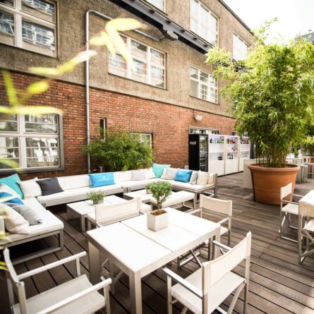 Sommergarten im Hotel Ellington Berlin Wilmersdorf 5