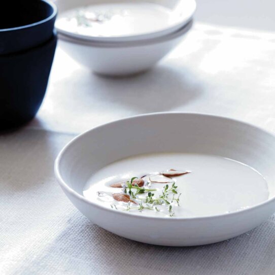 Mandelcremesuppe mit Safran