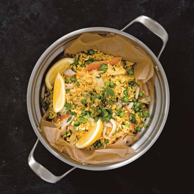 Rezept für Reissalat mit geräuchertem Fisch Rezept für Reissalat mit geräuchertem Fisch