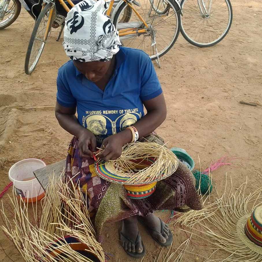 Strohhüte von Fiona Bennett produziert in Ghana-2