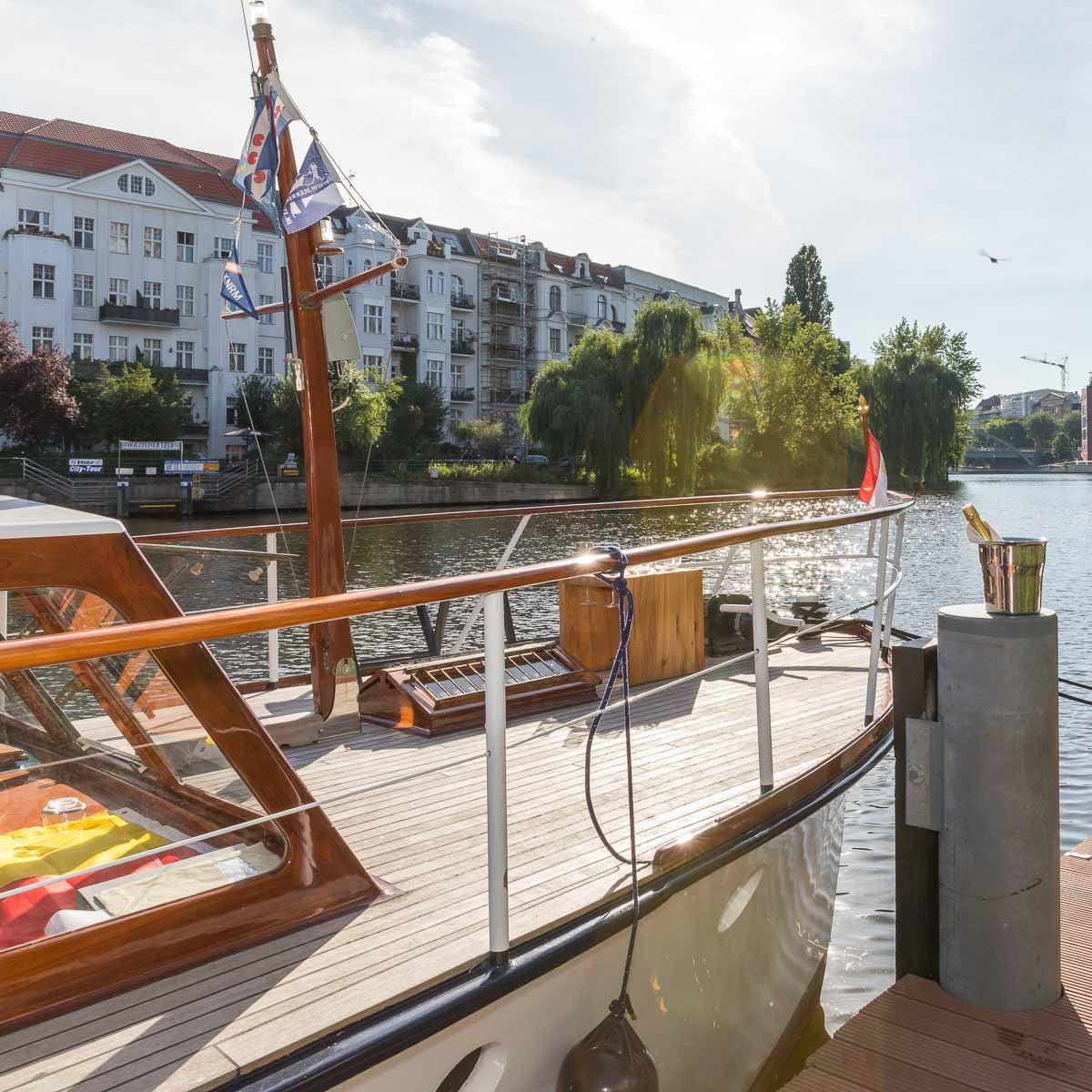 Riethoen Exklusive Bootstouren auf der Spree-1