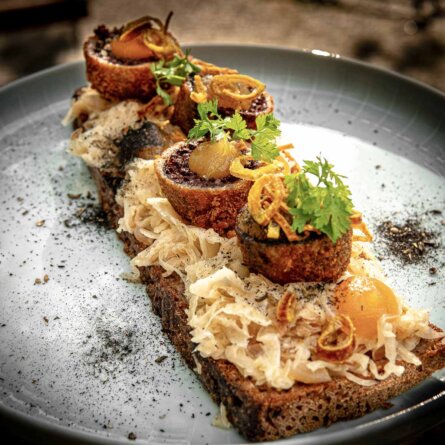 Restaurant Lausebengel Berlin-Kreuzberg-Blutwurst-Stulle