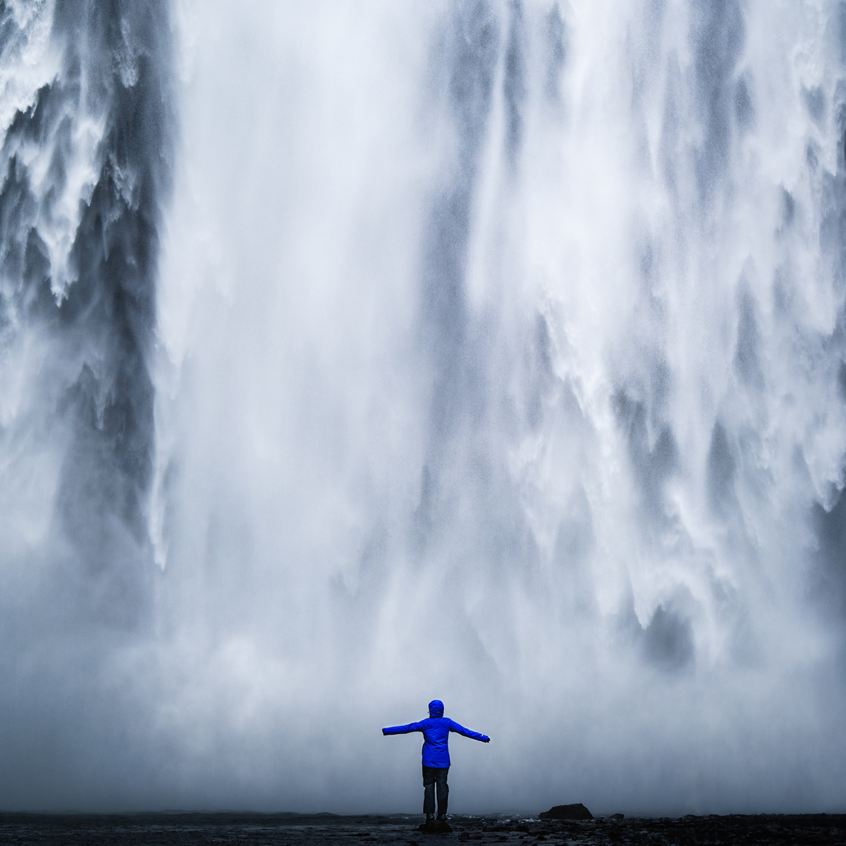 Island Entdeckungsreise am Wasserfall