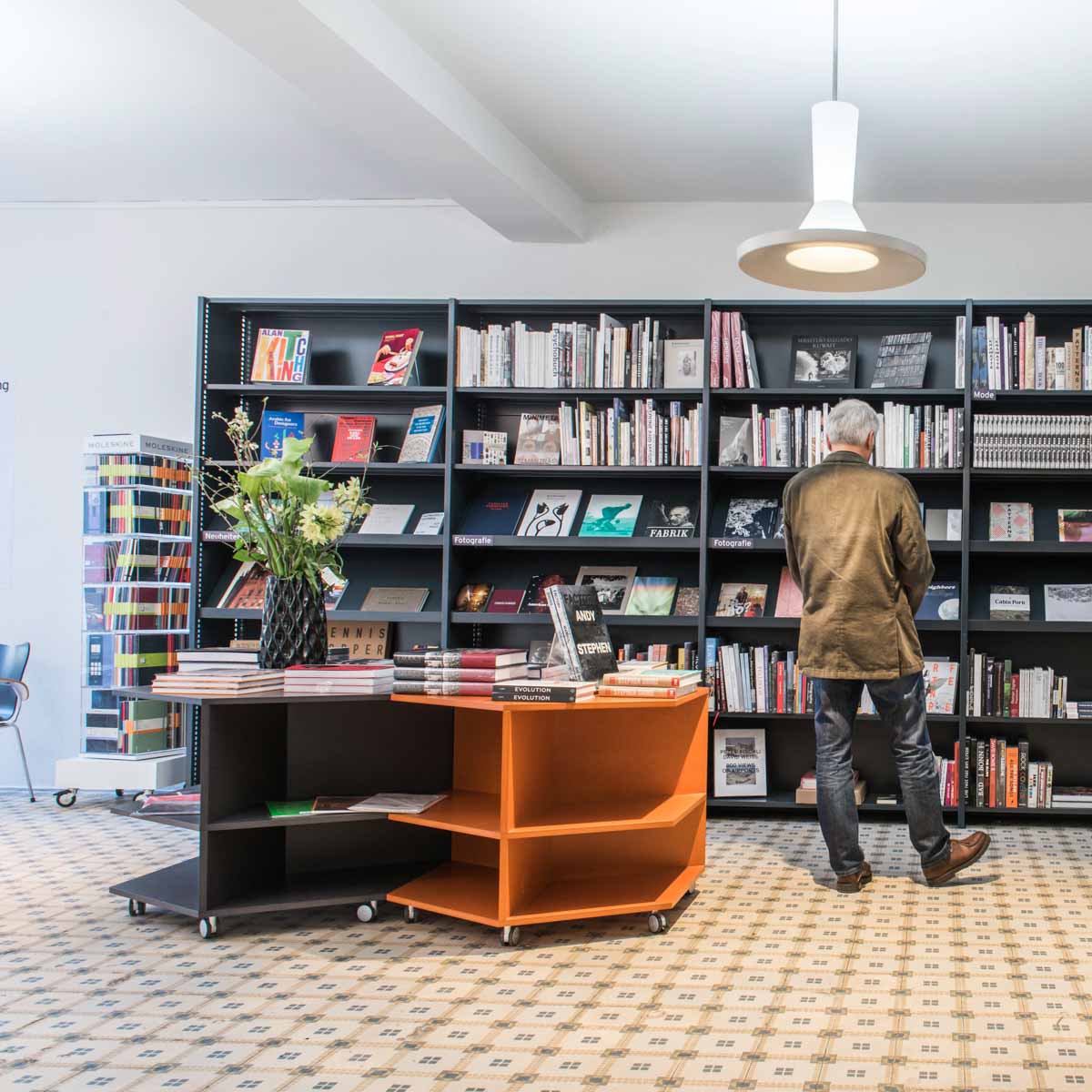 Buchhandlung Never Stop Reading Zürich-2