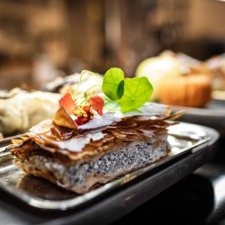 Poushe Strudel Spezialiäten in Zürich-3
