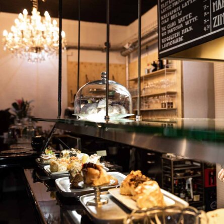 Poushe Strudel Spezialiäten in Zürich