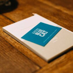 Event Creme Guides x Katies Blue Cat Event Creme Guides x Katies Blue Cat