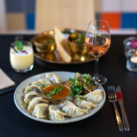 Holy Everest Restaurant Berlin Prenzlauer Berg-6