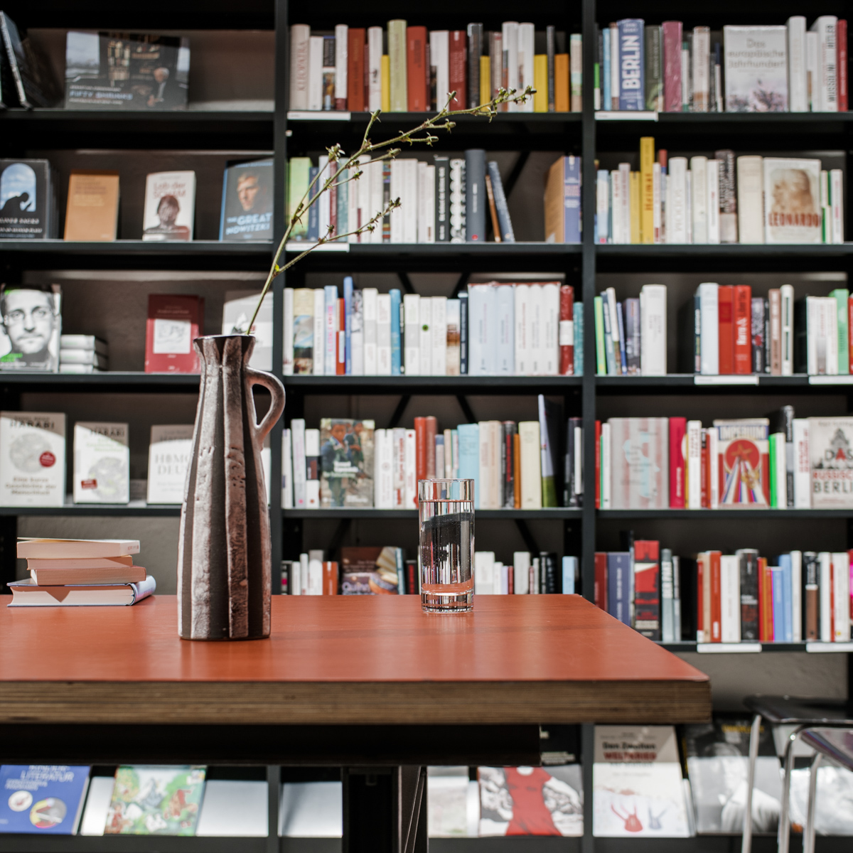 Buchhandlung im Volkshaus in Zürich-4