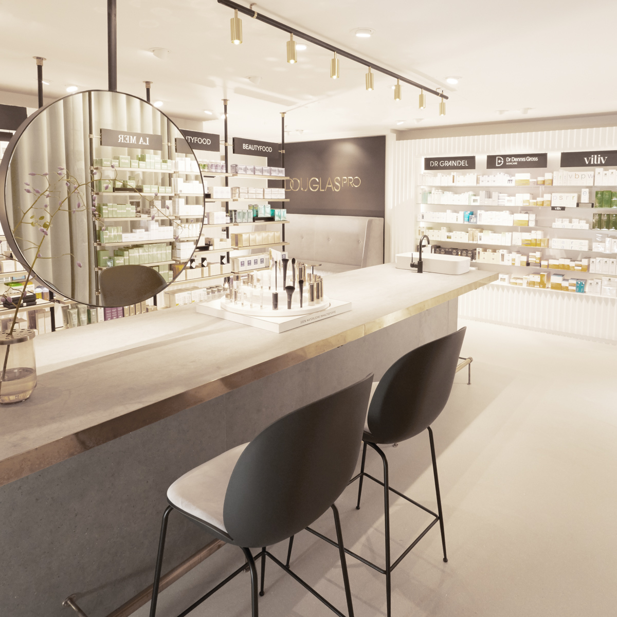 Douglas Pro Store Hamburg-3