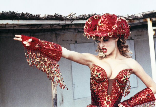 Kunsthalle_Ellen-von-Unwerth_Eva-Herzigova_Les-Cowboys_1992_CMYK Kunsthalle_Ellen-von-Unwerth_Eva-Herzigova_Les-Cowboys_1992_CMYK