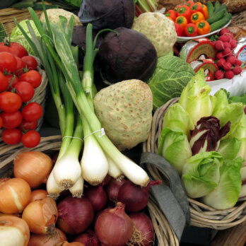 Wochenmarkt Die Dicke Linda in Berlin Neukölln