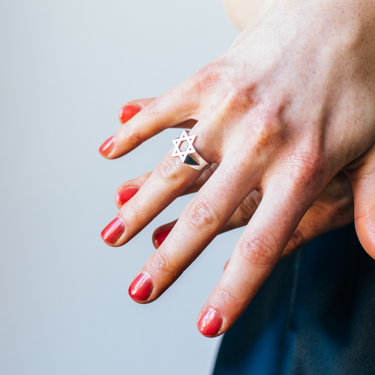 Saskia Diez Schmuck im Studio Shift Berlin