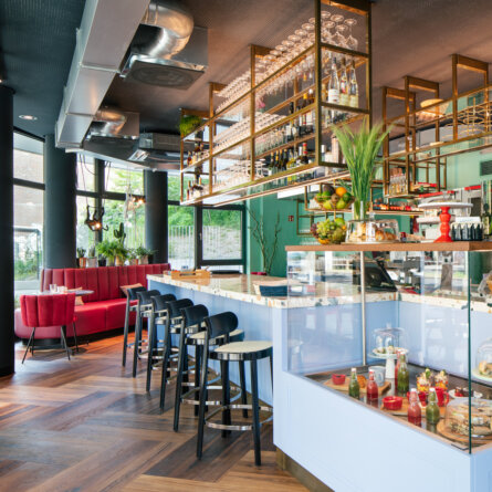 Anouki Restaurant in Berlin Charlottenbur-5