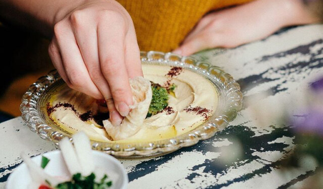 Hummus im Café Mugrabi