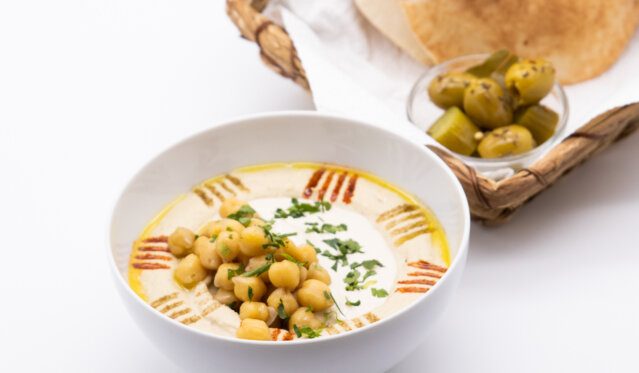 Hummus im Feinbergs in Berlin Wilmersdorf Hummus im Feinbergs in Berlin Wilmersdorf