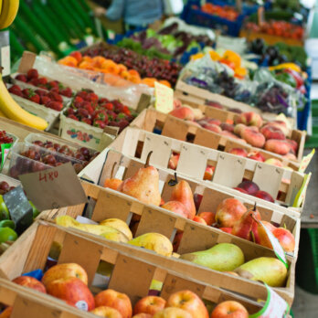 Wochenmarkt in derKutschkergasse in Wien Wochenmarkt in der Kutschkergasse in Wien