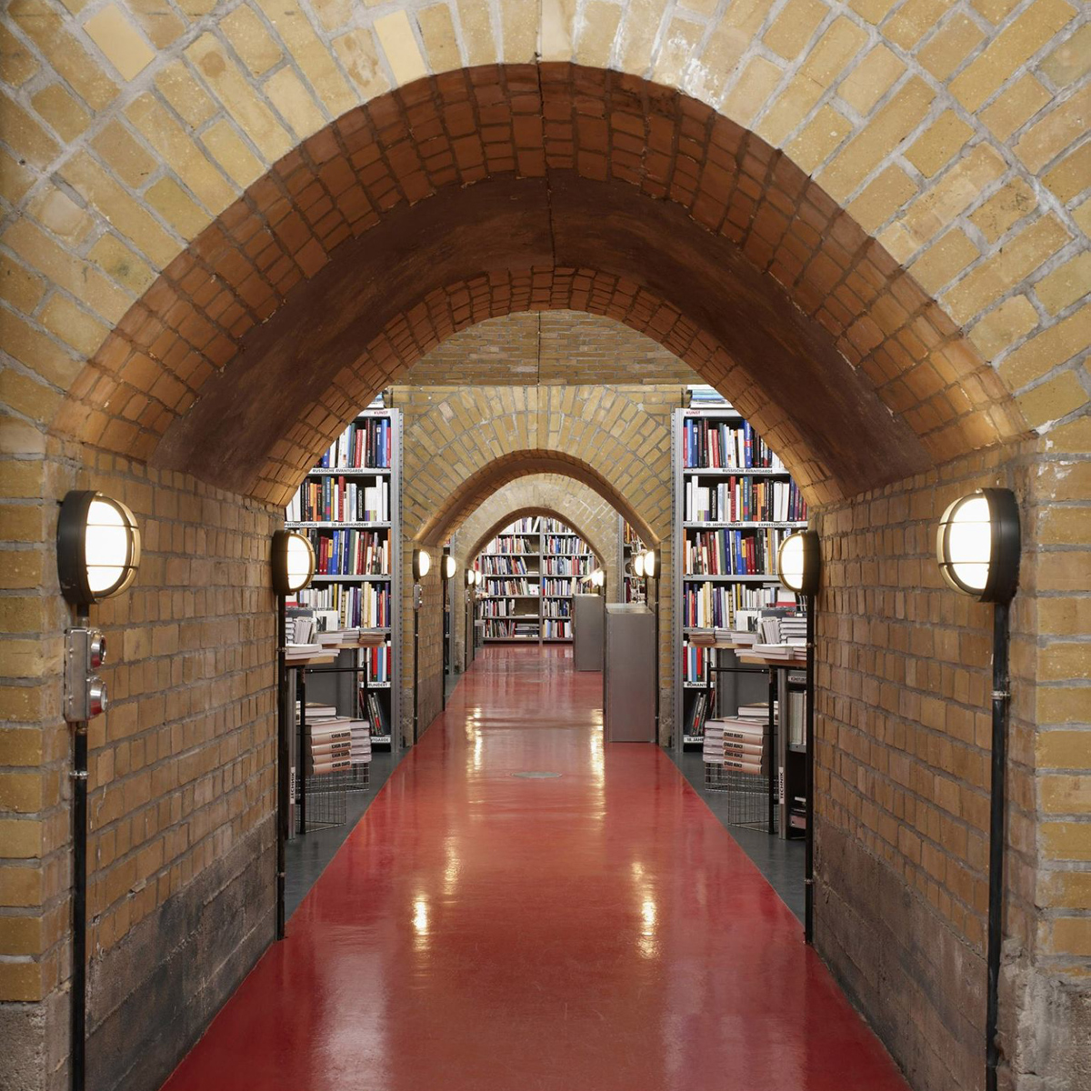 Bücherbogen am Savignyplatz in Berlin