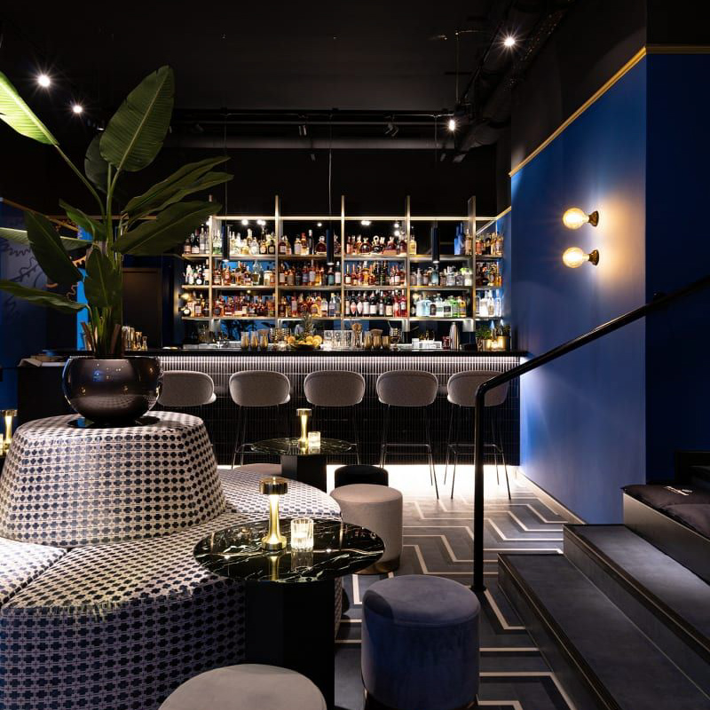 Contemporary Bar in München