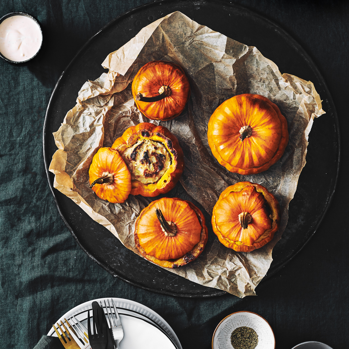 Gefüllter Babykürbis mit Hühnchen_ © Soeren Staun Petersen