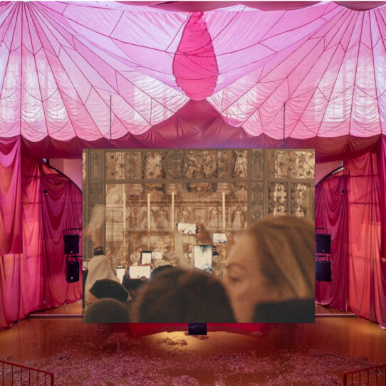 Pauline Curnier Jardin. Fat to Ashes, Ausstellungsansicht Hamburger Bahnhof - Museum fr Gegenwart - Berlin, 2021 (c) Nationalgalerie - Staatliche Museen zu Berlin  VG Bild-Kunst, Bonn 2021  Mathias Vlzke