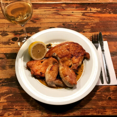 St Bath Pub Berlin (4)