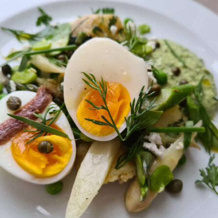 Weideei Two Trick Pony Berlin Speisejagd