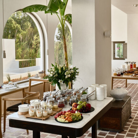 Parilio Mr E Restaurant Breakfast