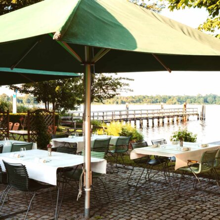 Alte Überfahrt Terrasse © Florian Kottlewski