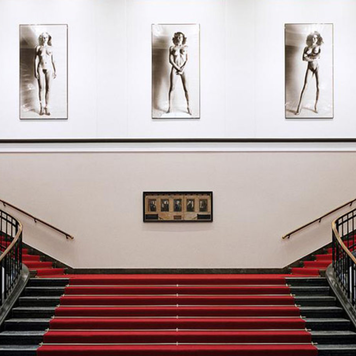 csm_MF_Foyer_Big_Nudes_Newton (1)